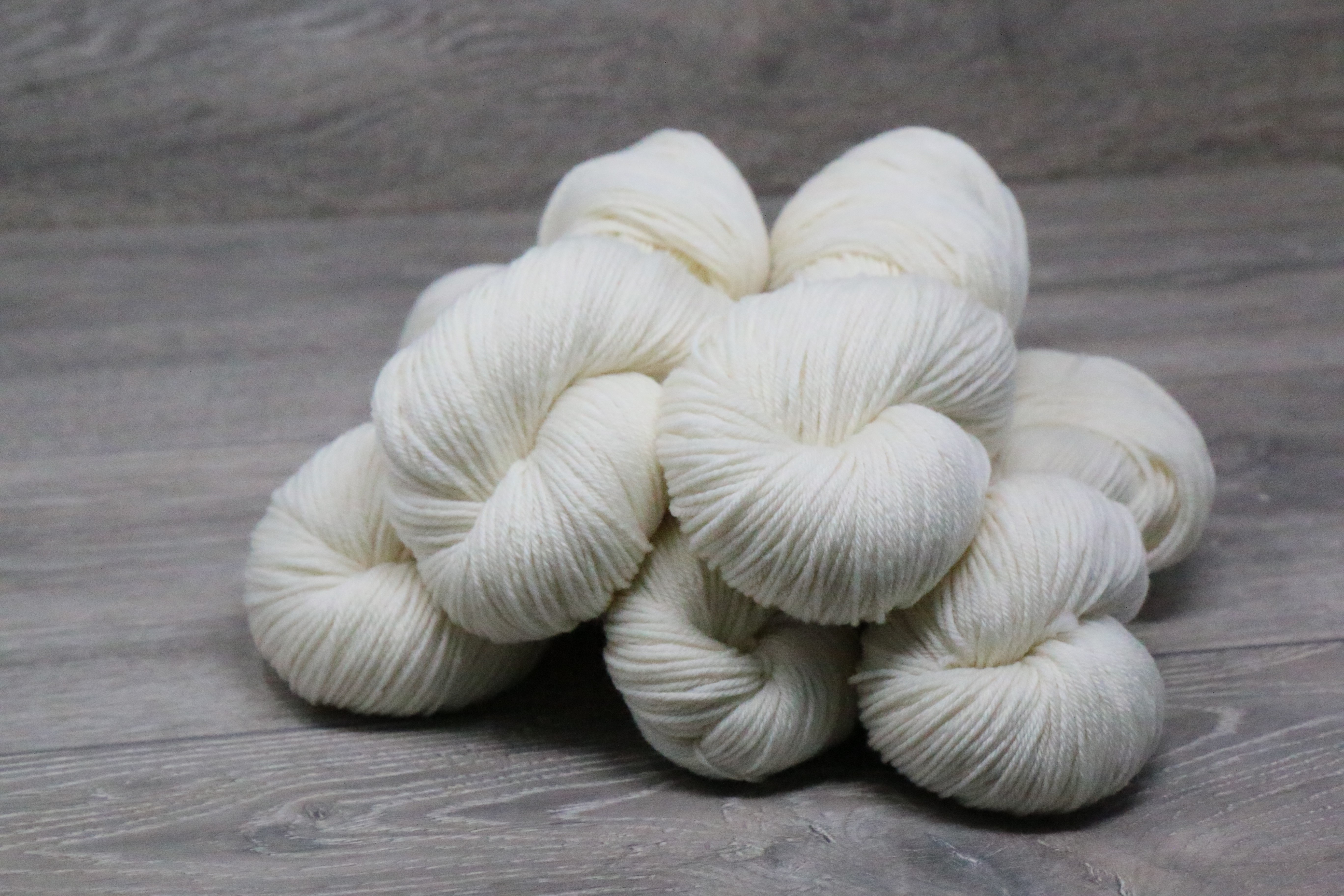 DK Weight 85% SW Extrafine Merino 15% Nylon 5 x 100g PACK